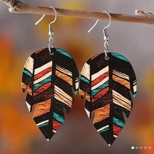 Earrings Wooden Leaf Teardrop new e39